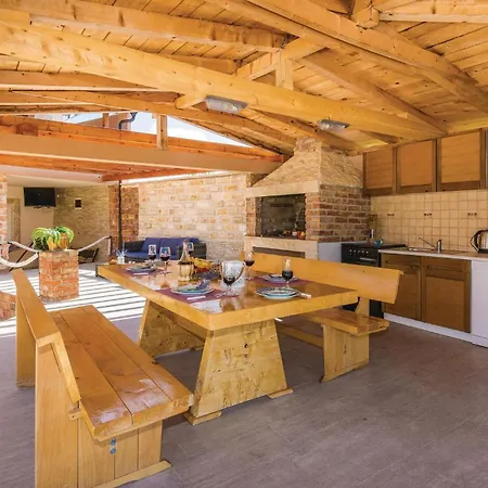 Hébergement de vacances Five-bedroom In Gorica (Zadar)