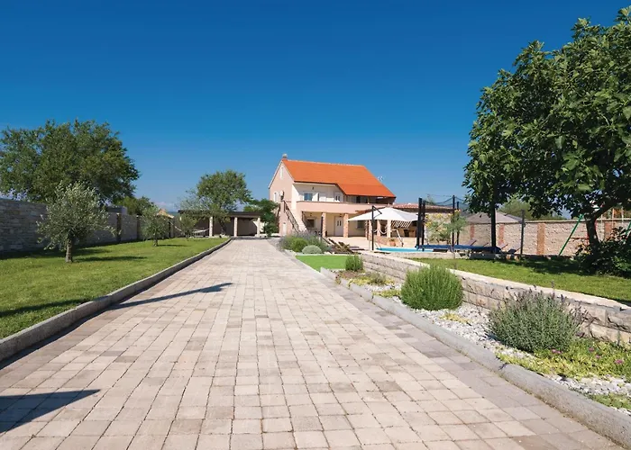 Сasa de vacaciones Five-bedroom In Gorica (Zadar)