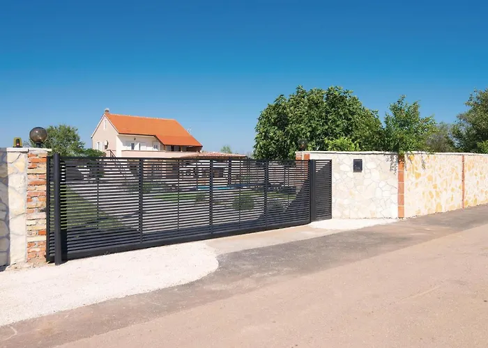 Сasa de vacaciones Five-bedroom In Gorica (Zadar)