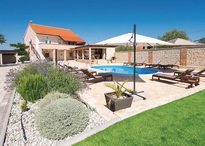 Сasa de vacaciones Five-bedroom In Gorica (Zadar)