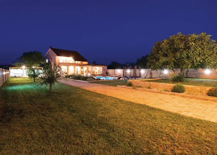 Сasa de vacaciones Five-bedroom In Gorica (Zadar)