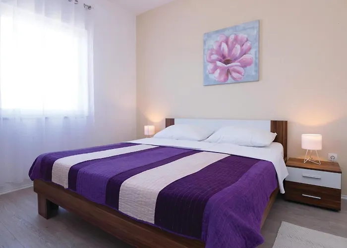 Сasa de vacaciones Five-bedroom In *