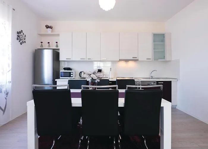 Five-bedroom In Сasa de vacaciones *