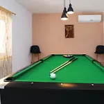 Сasa de vacaciones Five-bedroom In