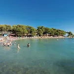 Сasa de vacaciones Five-bedroom In *