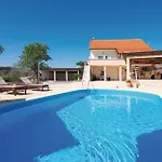 Сasa de vacaciones Five-bedroom In Gorica (Zadar)