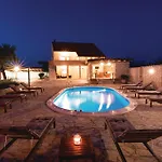 Сasa de vacaciones Five-bedroom In Gorica (Zadar)