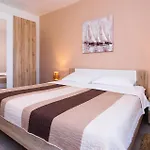 Сasa de vacaciones Five-bedroom In *