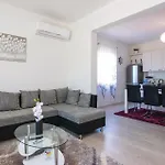Five-bedroom In *