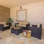 Сasa de vacaciones Five-bedroom In *