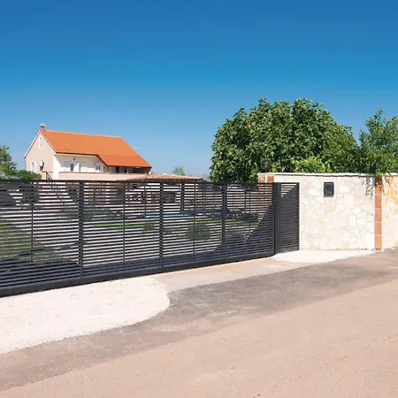 Casa vacanze Five-bedroom In Gorica (Zadar)