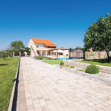 Five-bedroom In