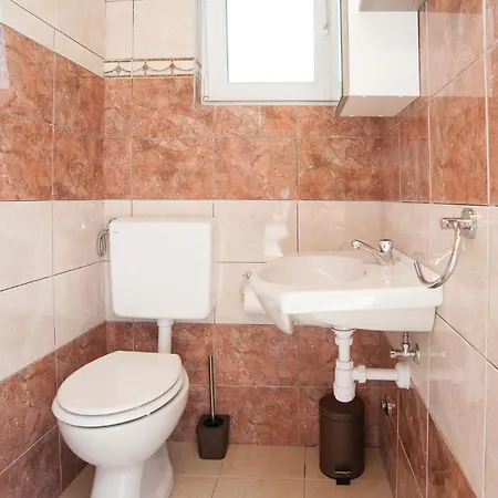 Five-bedroom In *