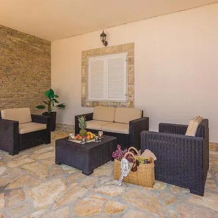 Casa vacanze Five-bedroom In *