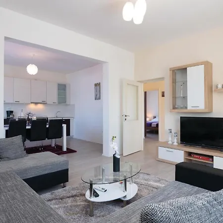 Five-bedroom In Casa vacanze Gorica (Zadar)