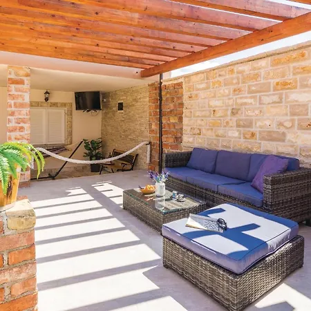 Five-bedroom In Dom wakacyjny Gorica (Zadar)