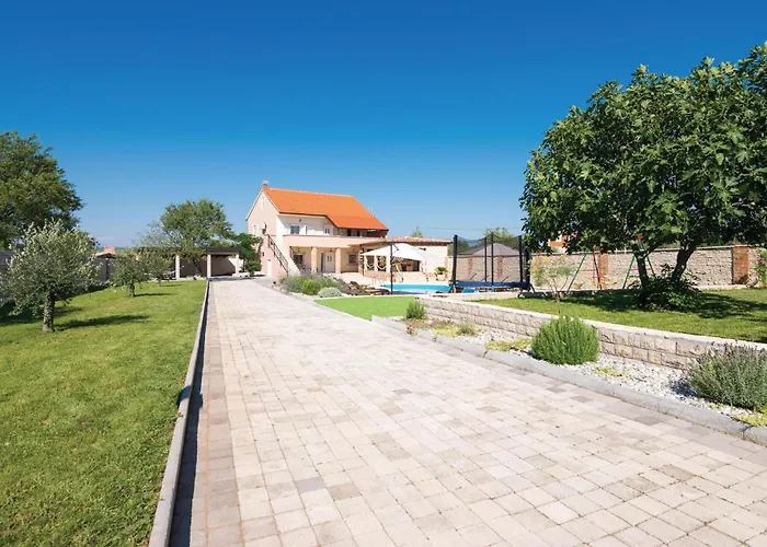Five-bedroom In