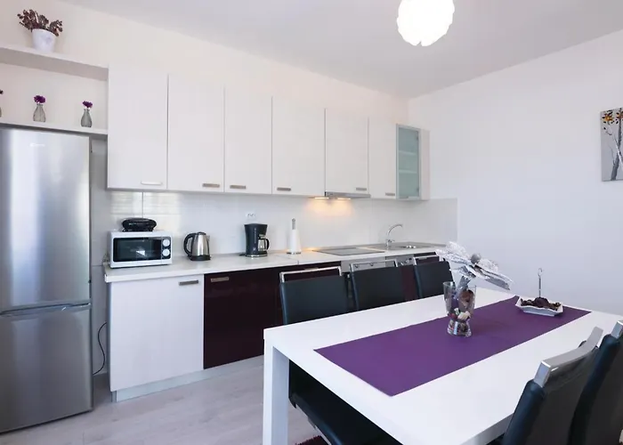 Vakantiehuis Five-bedroom In *